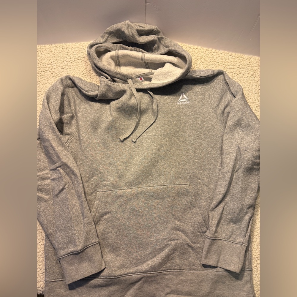 Reebok Men's Heather Gray Hoodie. Size Xl.